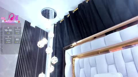 Snapshot of sarayroyse chatting on 09.23.25 Saray online show from 09.23.25