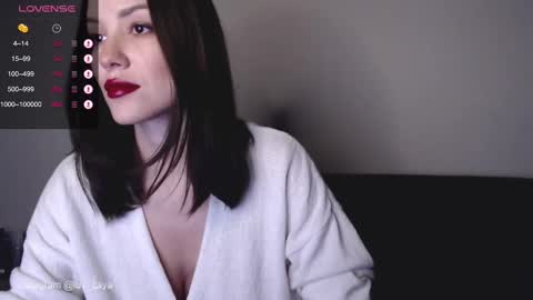 Snapshot of sarinaluv chatting on 02.26.25 online show from 02.26.25