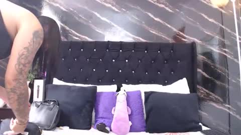 Sara online show from 04.24.26