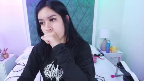 Sasha online show from 11.25.25