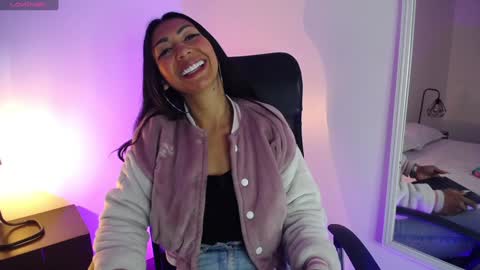 Snapshot of sasha_brattz chatting on 01.07.25 Sasha Brattz online show from 01.07.25