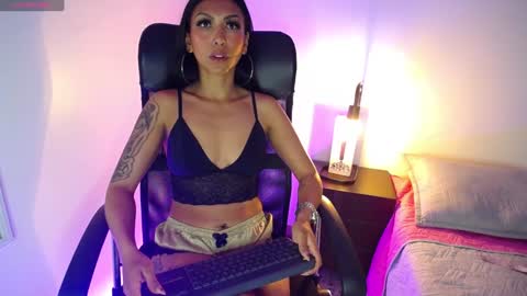 Snapshot of sasha_brattz chatting on 01.31.25 Sasha Brattz online show from 01.31.25