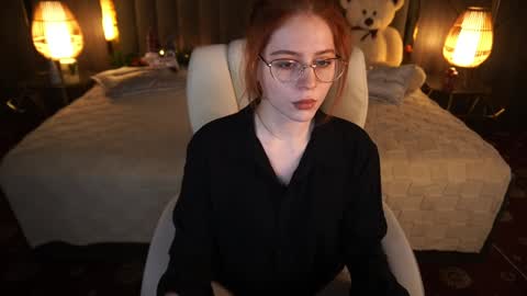 Snapshot of sasha_exclusive chatting on 01.09.25 Sasha Exclusive online show from 01.09.25