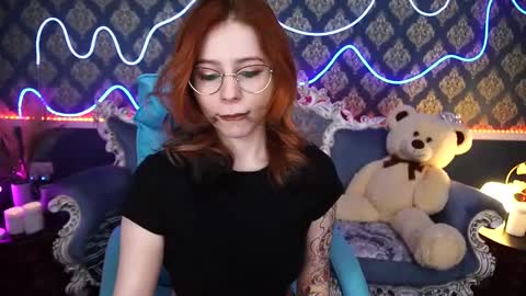 Snapshot of sasha_exclusive chatting on 01.25.25 Sasha Exclusive online show from 01.25.25