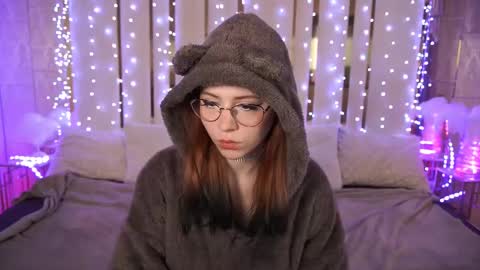 Snapshot of sasha_exclusive chatting on 02.09.25 Sasha Exclusive online show from 02.09.25