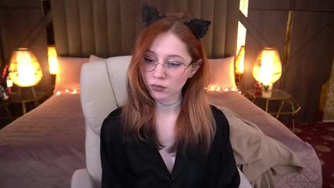 Snapshot of sasha_exclusive chatting on 02.19.25 Sasha Exclusive online show from 02.19.25