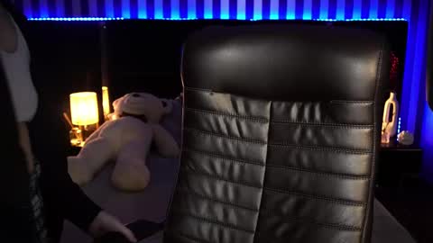 Snapshot of sasha_exclusive chatting on 02.22.25 Sasha Exclusive online show from 02.22.25