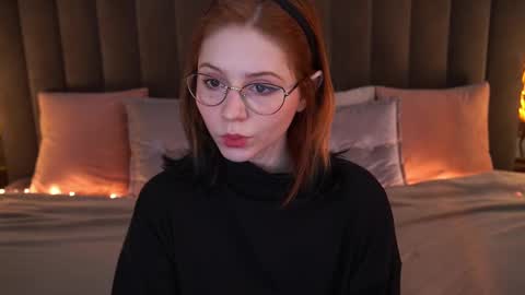 Snapshot of sasha_exclusive chatting on 03.09.25 Sasha Exclusive online show from 03.09.25