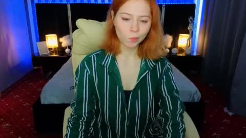 Snapshot of sasha_exclusive chatting on 09.28.25 Sasha Exclusive online show from 09.28.25