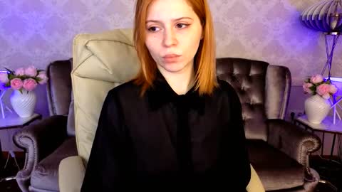 Snapshot of sasha_exclusive chatting on 10.19.25 Sasha Exclusive online show from 10.19.25