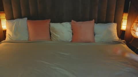 Snapshot of sasha_exclusive chatting on 10.22.25 Sasha Exclusive online show from 10.22.25