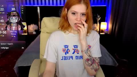 Snapshot of sasha_exclusive chatting on 10.23.25 Sasha Exclusive online show from 10.23.25