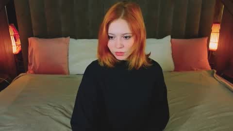 Snapshot of sasha_exclusive chatting on 10.29.25 Sasha Exclusive online show from 10.29.25