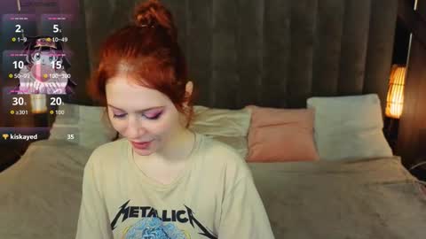 Snapshot of sasha_exclusive chatting on 11.05.25 Sasha Exclusive online show from 11.05.25