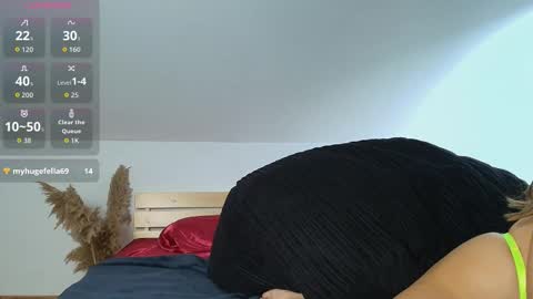 Snapshot of sasha_silk chatting on 12.02.25 Sasha Silk online show from 12.02.25