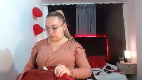 Snapshot of sasha_tk chatting on 09.08.25 sasha_tk online show from 09.08.25