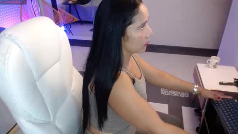 Sasha  online show from 10.22.25