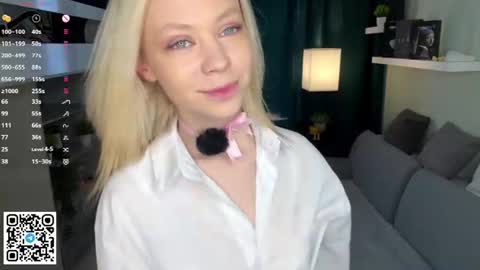 Snapshot of sashablonde_ chatting on 06.24.26 Sasha online show from 06.24.26