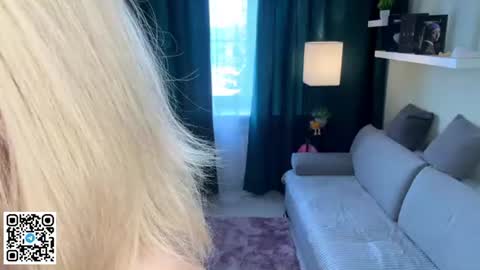 Snapshot of sashablonde_ chatting on 06.25.26 Sasha online show from 06.25.26