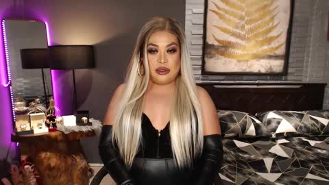 SashaCullens online show from 12.19.24