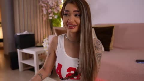 sashafererra online show from 04.29.26