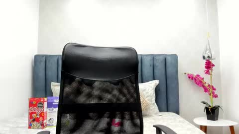 Snapshot of sashagrace chatting on 03.05.25 online show from 03.05.25