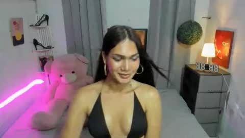 Snapshot of sashahuwanna chatting on 02.22.25 ESTELLA online show from 02.22.25
