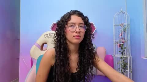 Snapshot of sashamonroee_ chatting on 10.25.25 SashaMonroee  online show from 10.25.25