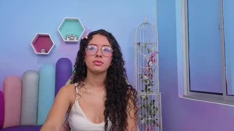 Snapshot of sashamonroee_ chatting on 11.17.25 SashaMonroee online show from 11.17.25