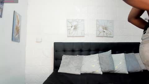 SashhaLux22 online show from 02.15.26