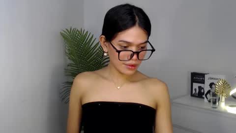 Snapshot of sassy_monie chatting on 01.27.25 sassy_monie online show from 01.27.25