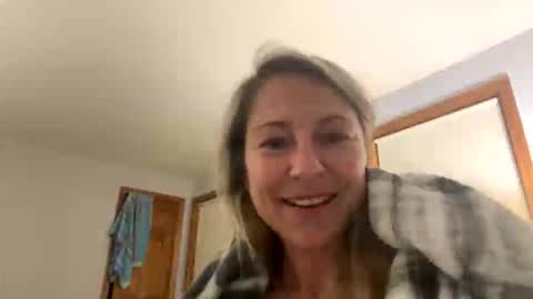 Snapshot of sassyella chatting on 10.23.25 Sassyella online show from 10.23.25