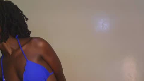 Snapshot of sassyleila chatting on 07.04.26 sexxy one online show from 07.04.26