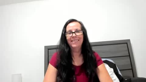 Snapshot of sassypeachgoddess chatting on 10.10.25 sassypeachgoddess online show from 10.10.25