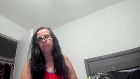 Snapshot of sassypeachgoddess chatting on 10.21.25 sassypeachgoddess online show from 10.21.25