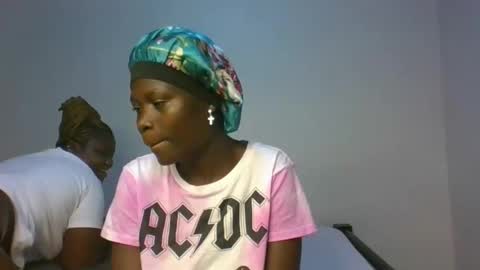 Snapshot of sassytannia chatting on 03.04.26 sassytannia online show from 03.04.26