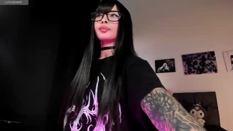 Snapshot of satanbabee_ chatting on 06.24.26 im expecting 300 thumbs up on my altar online show from 06.24.26