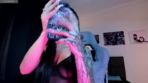 Snapshot of satanbabee_ chatting on 06.28.26 im expecting 300 thumbs up on my altar online show from 06.28.26