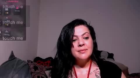 Snapshot of satisfymypussy chatting on 02.04.25 Alina online show from 02.04.25