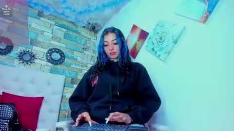 Saturnooo online show from 10.07.25