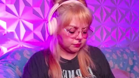 Gina George online show from 09.27.25