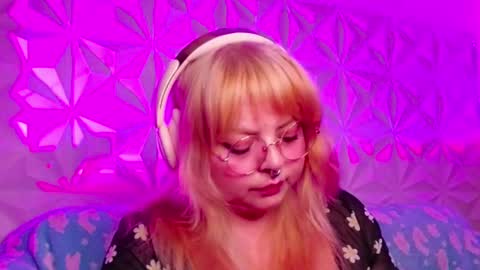 Gina George online show from 09.30.25