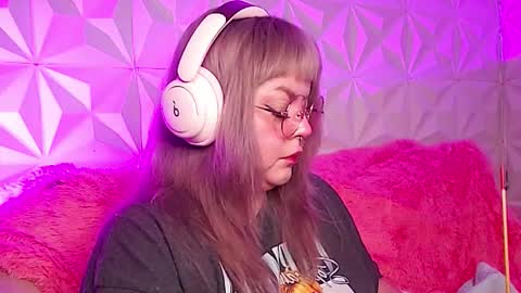 Gina George online show from 11.15.25