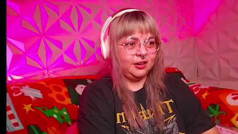 Gina George online show from 12.18.25