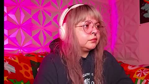 Gina George online show from 12.21.25