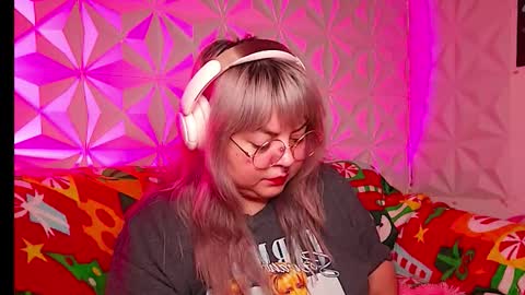 Gina George online show from 12.23.25