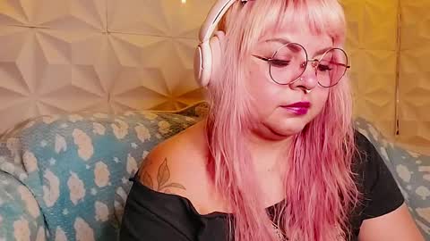 Snapshot of satyn_doll chatting on 06.06.26 Gina George online show from 06.06.26