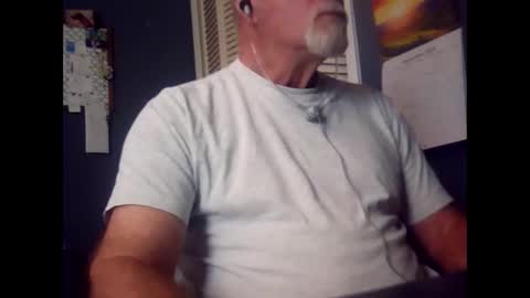 Snapshot of satyr64 chatting on 09.14.25 satyr64 online show from 09.14.25