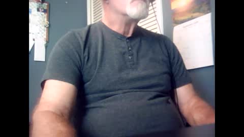 Snapshot of satyr64 chatting on 09.17.25 satyr64 online show from 09.17.25