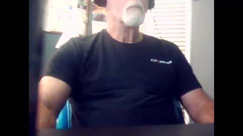 Snapshot of satyr64 chatting on 11.18.25 satyr64 online show from 11.18.25